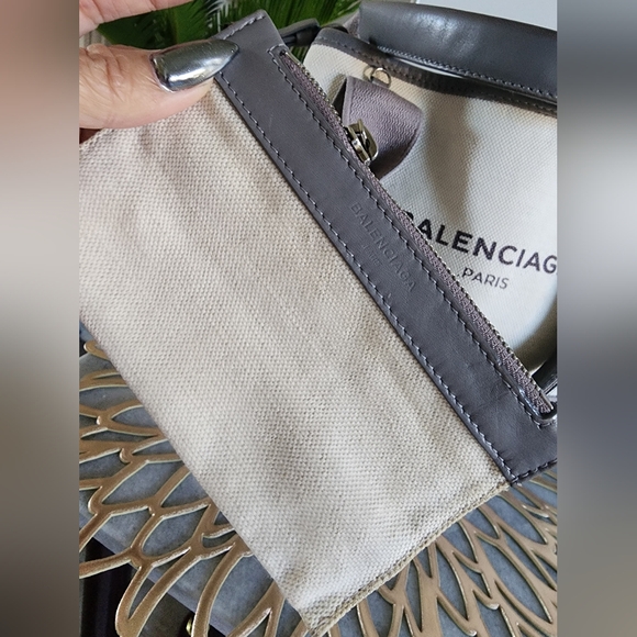 Authentic Balenciaga Cabas Grey tote bag - Picture 4 of 12